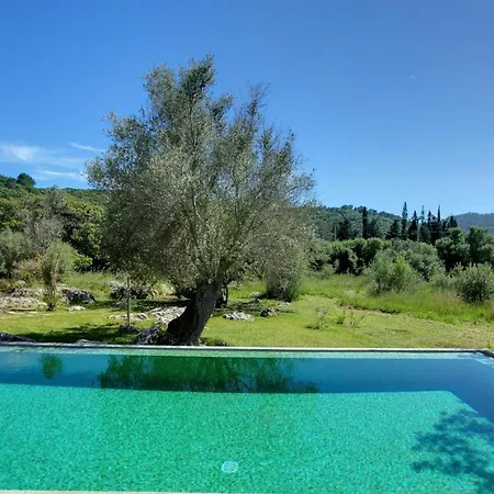 Villa Busqueroles Petit By Vintage Travel